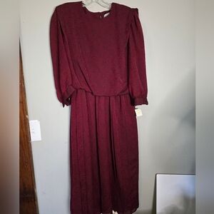Vintage Lady Dirby Elegant Burgundy Long Sleeve Dress